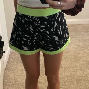 LF Indikah size 6 (XS) woven shorts